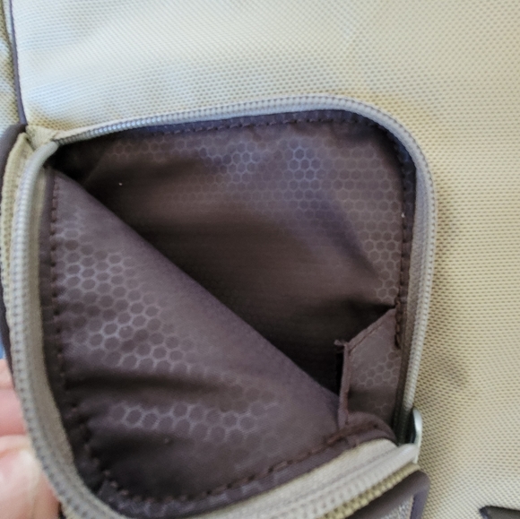 Temi T Tech crossbody - Picture 14 of 16